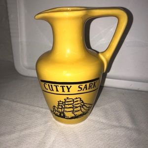 Cutty Sark Yellow Whiskey Ceramic Pitcher 7”.